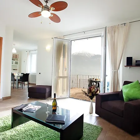 Daire Residenza Romina Sleeps 8 With Pool- By Italian *