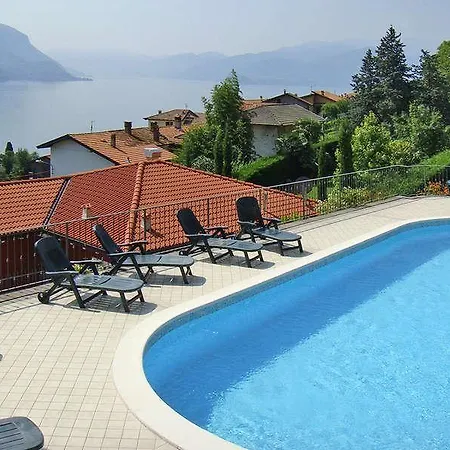 Residenza Romina Sleeps 8 With Pool- By Italian Rezzonico
