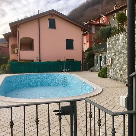 Residenza Romina Sleeps 8 With Pool- By Italian Daire Rezzonico